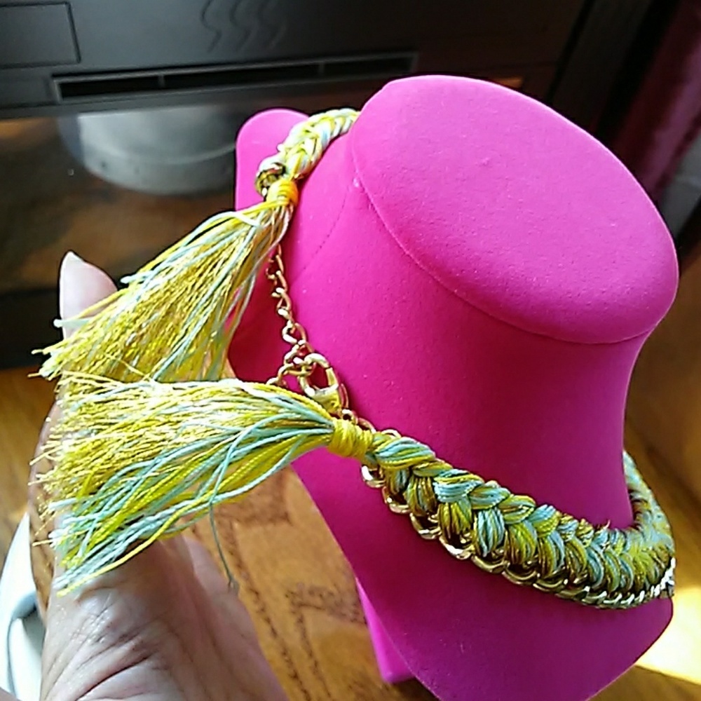 STATEMENT NECKLACE! - Picture 7 of 8